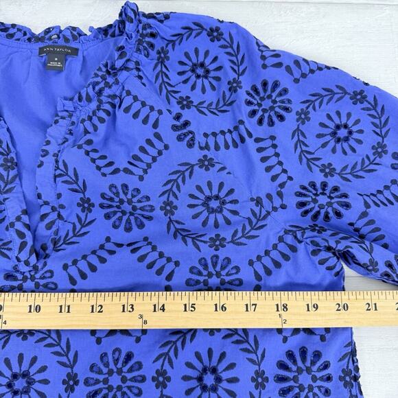 Ann Taylor Eyelet Top Blouse Size Medium Floral Blue Popover Long Sleeve Preppy - Picture 11 of 15